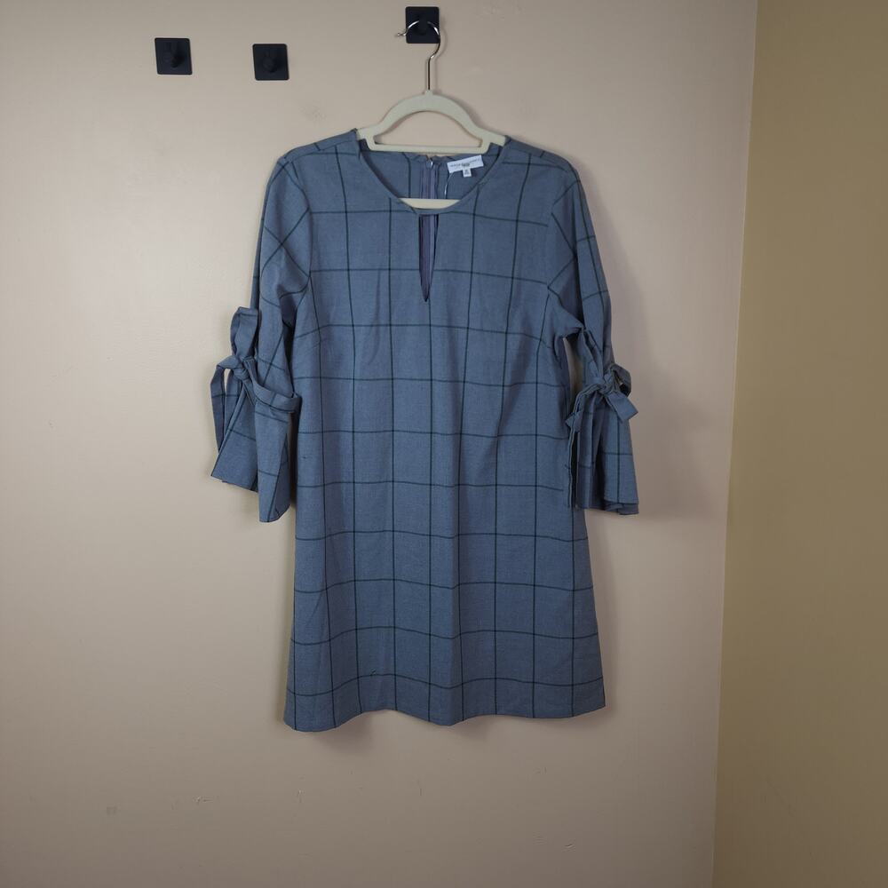 Waverly Grey Tie Sleeve Plaid Shift Mini Dress in Gray Size M